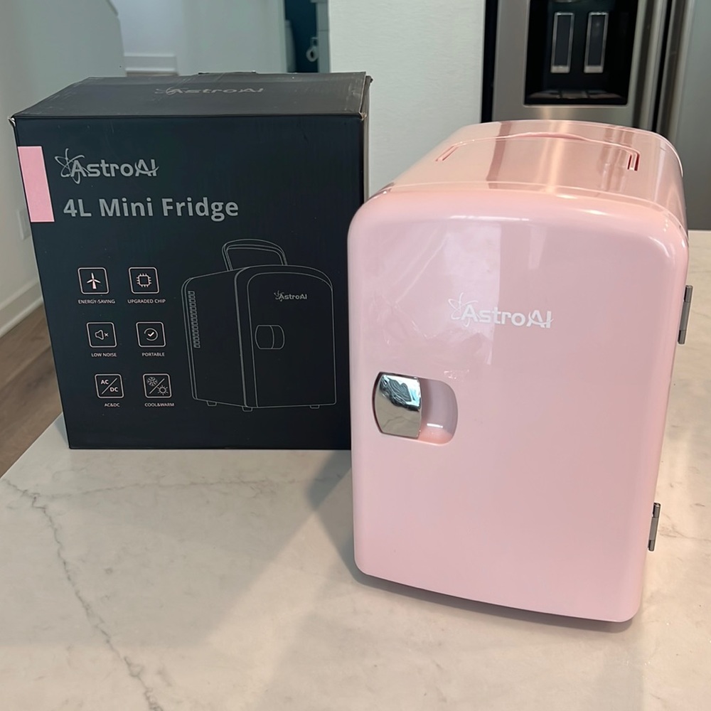 NWT AstroAI Mini Fridge